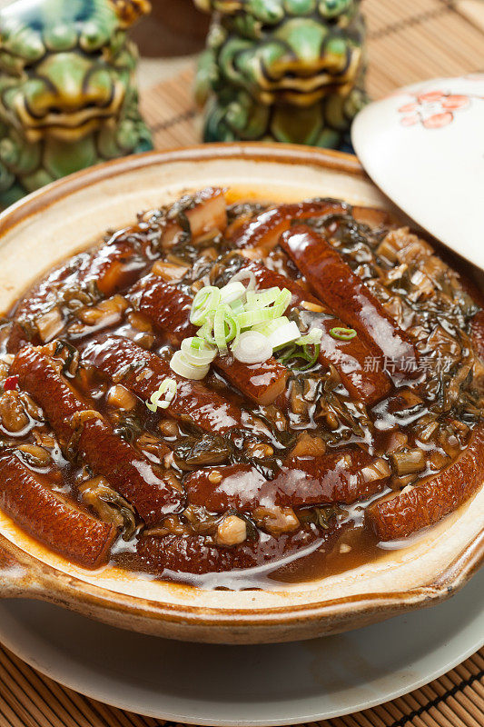 Steamed Mui Choy with Pork - Mei Cai Kou Rou 梅菜扣肉